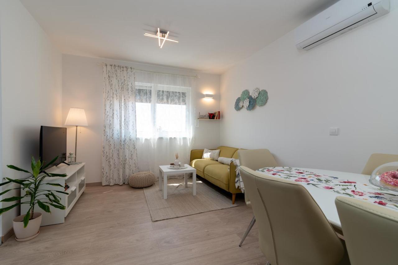Apartman Lotos Apartment Trogir Ngoại thất bức ảnh