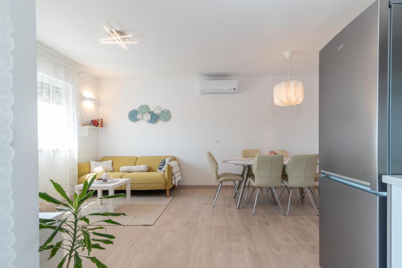 Apartman Lotos Apartment Trogir Ngoại thất bức ảnh