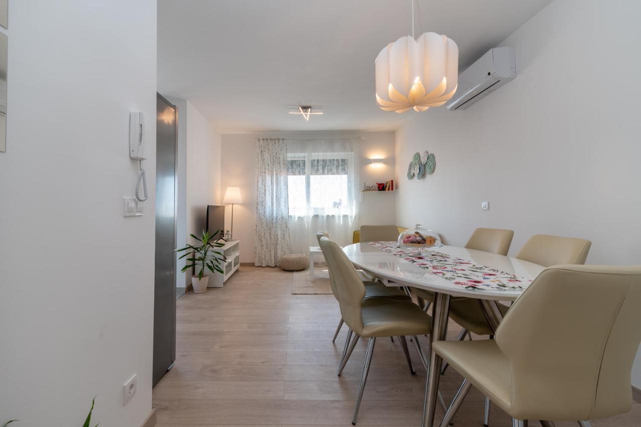 Apartman Lotos Apartment Trogir Ngoại thất bức ảnh
