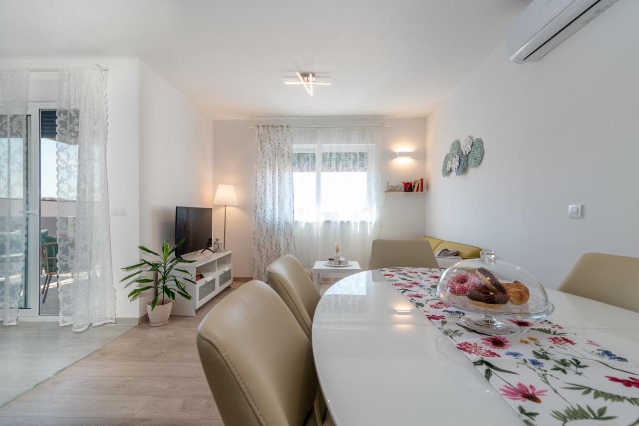Apartman Lotos Apartment Trogir Ngoại thất bức ảnh