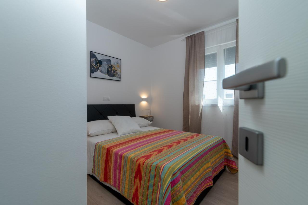 Apartman Lotos Apartment Trogir Ngoại thất bức ảnh